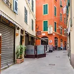 Ravecca Luxury Home - City Centre - Italy Flat Vacation