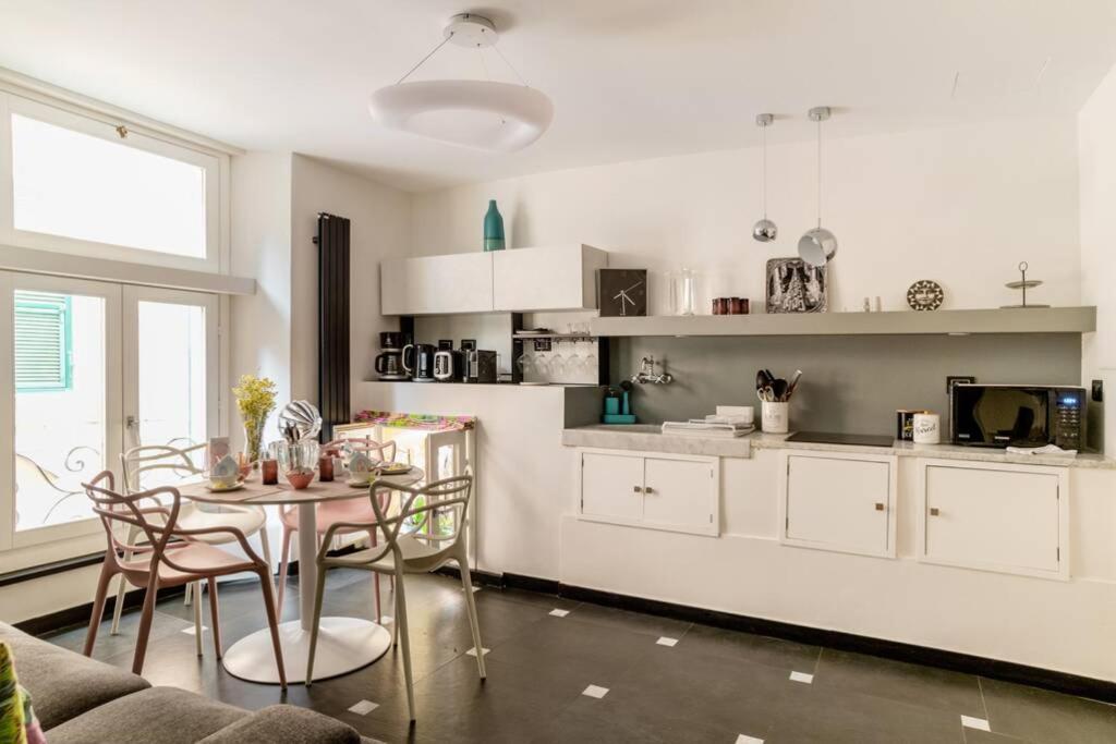 Apartment Ravecca Luxury - Centre - Italy Flat Vacation *
