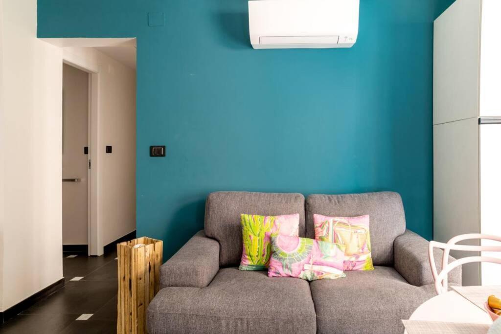 Ravecca Luxury - Centre - Italy Flat Vacation Apartment *