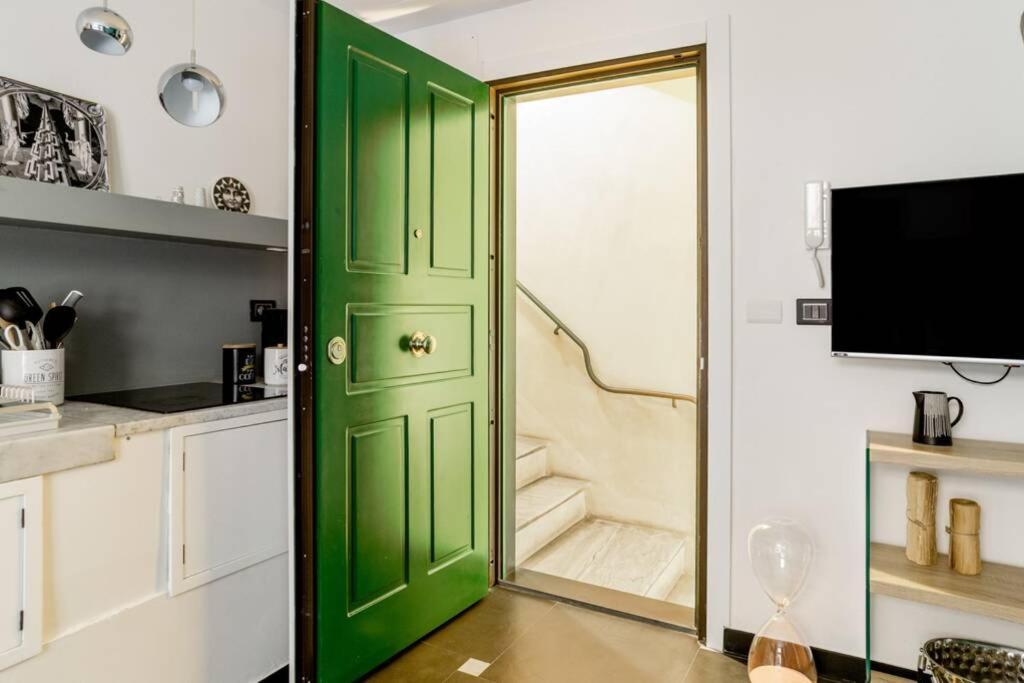 Ravecca Luxury - Centre - Italy Flat Vacation Apartment *