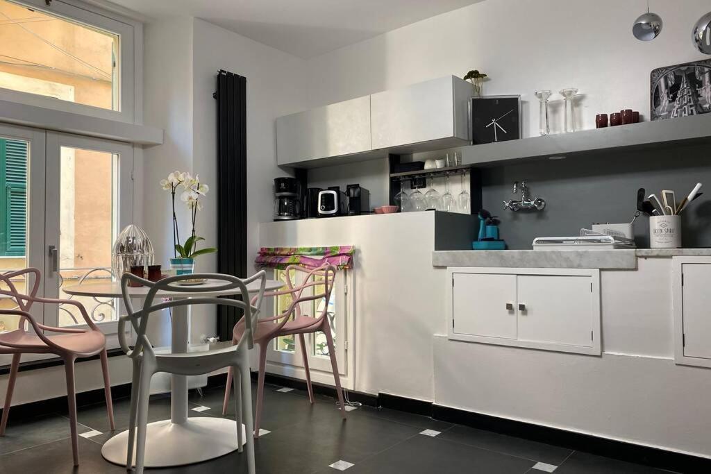 Ravecca Luxury - Centre - Italy Flat Vacation *