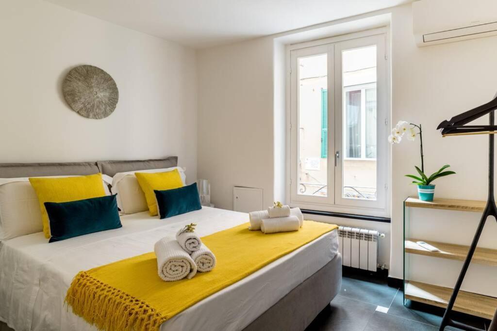 Apartment Ravecca Luxury - Centre - Italy Flat Vacation Genua